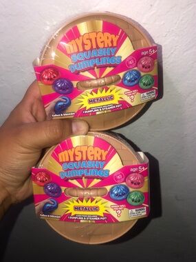 METALLIC MYSTERY Squashy Dumplings Set